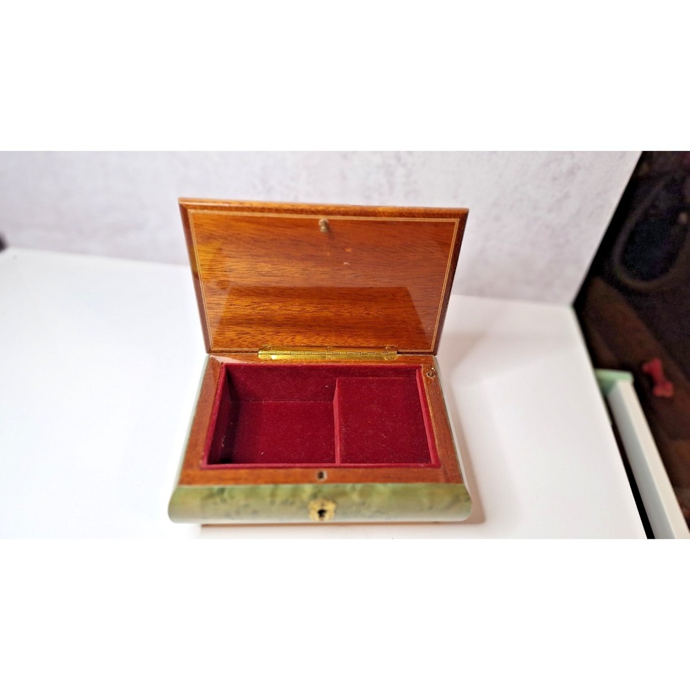 Wood Jewelry Music Box with Inlaid Mandolin Design, Italian Craftsmanship - Picture 5 of 7